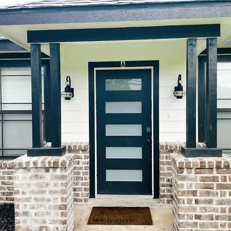 Charming 2-Bed Apartment In Houston